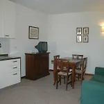 Aparthotel Torre Acquatino 3*
