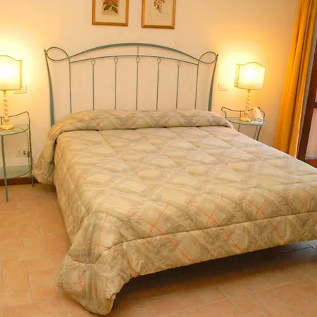 Residenza Torre Acquatino Apartahotel 3*