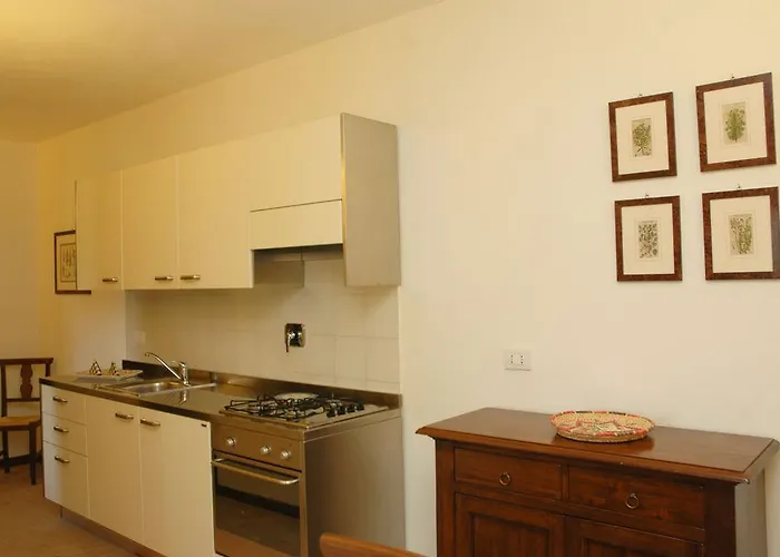 Residenza Torre Acquatino 3*